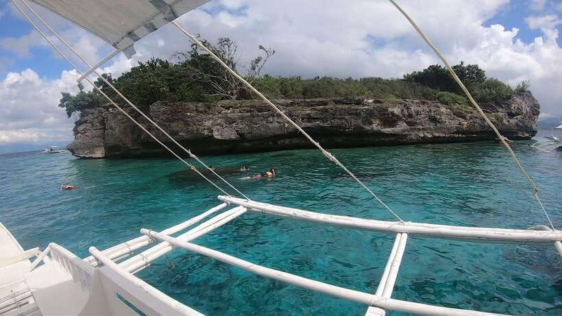 Cebu: Moalboal Scuba Diving, Sardines Run & Pescador Snorkel - Equipment, guides, and the human side of the day