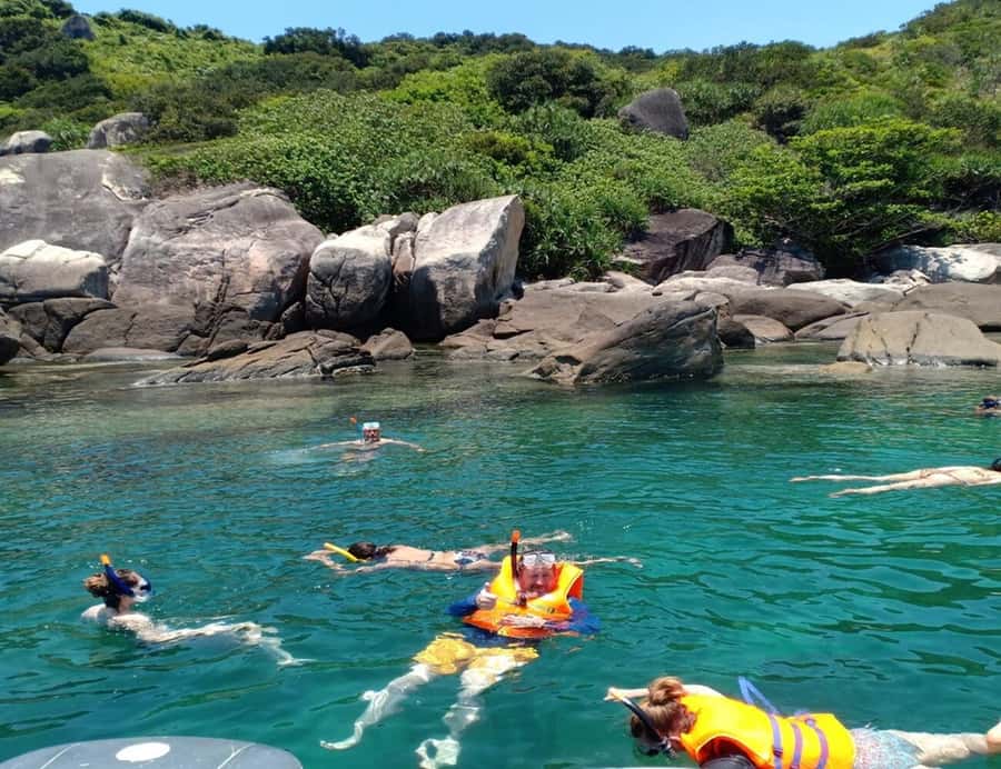 Cham Island: 1-Day Speedboat Trip with Snorkeling and Lunch - Lunch by the beach, with dietary flexibility