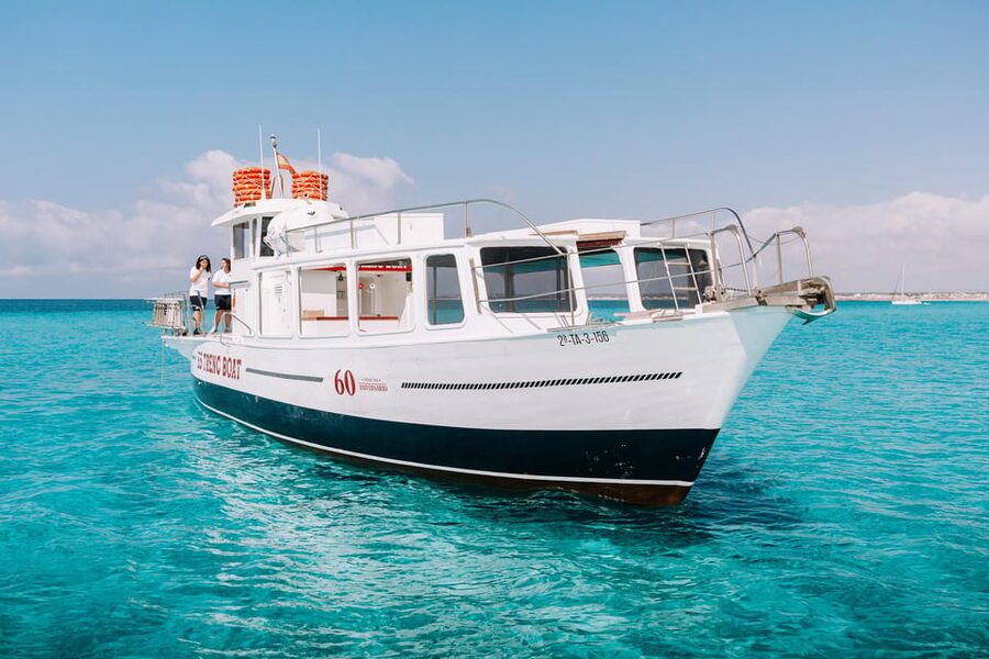 Colònia de Sant Jordi: Es Trenc Boat Tour with Snorkeling - The traditional Mallorcan boat and onboard mood