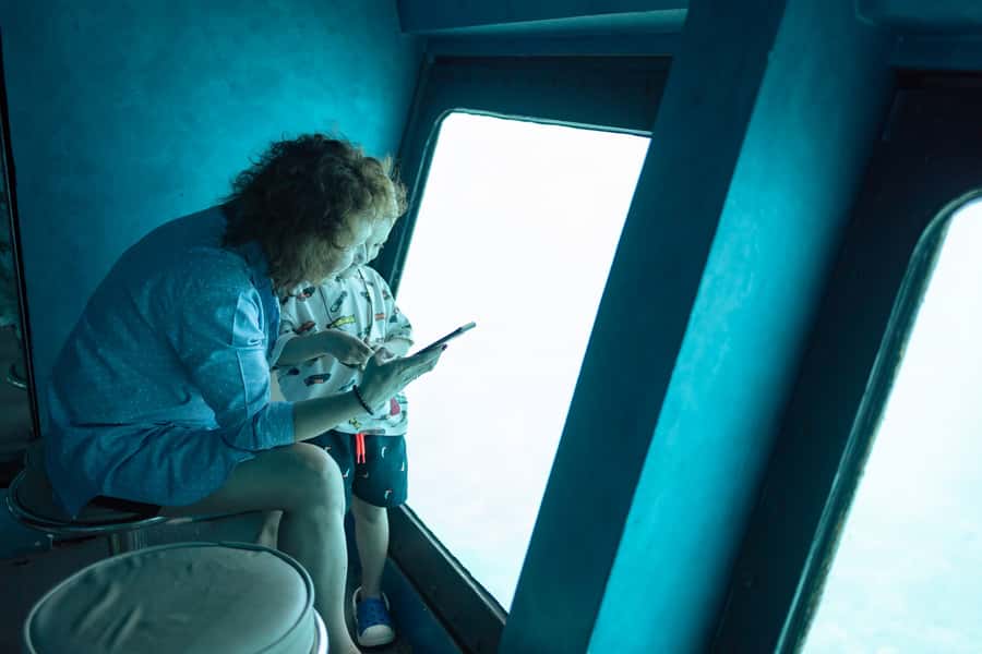 Conquest 2 Hour Semi Submarine with snorkeling from Hurghada - Languages, children, and practical comfort
