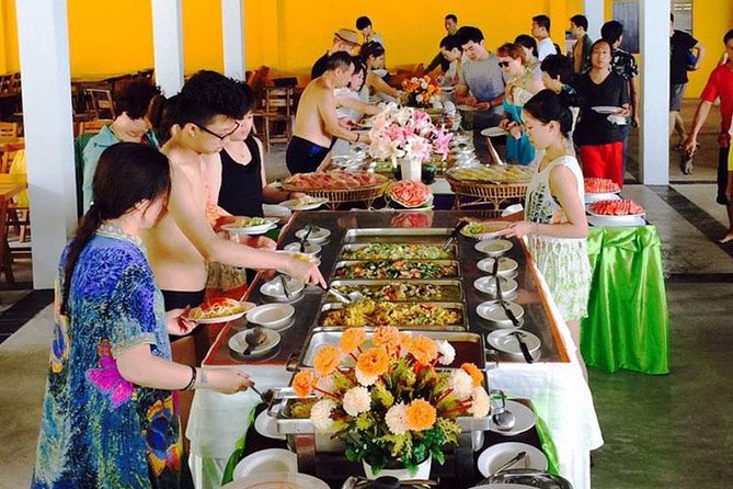 Coral Island Snorkeling Tour By Speedboat From Phuket - How crowded and organized is the day?