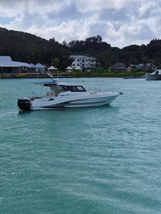 Curieuse Guided Tour, St Pierre, BBQ & 2 Snorkel Stops - What makes this Praslin boat trip worth considering