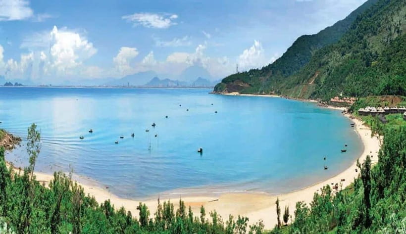 Da Nang: Coral Snorkelling and Jetski Experience - SUP, canoeing, and the possible banana boat