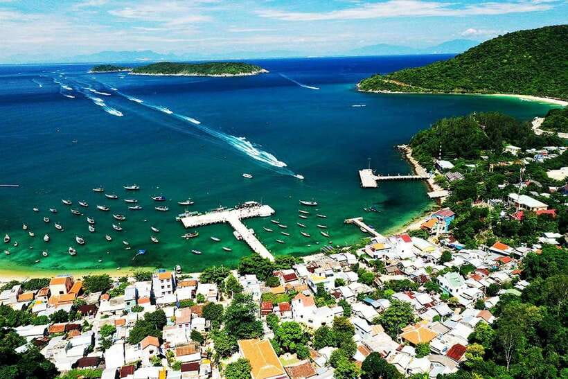Da Nang/Hoi An: Cham Island Speedboat Tour with Snorkeling - Cua Dai Port and the speedboat to Cham Island