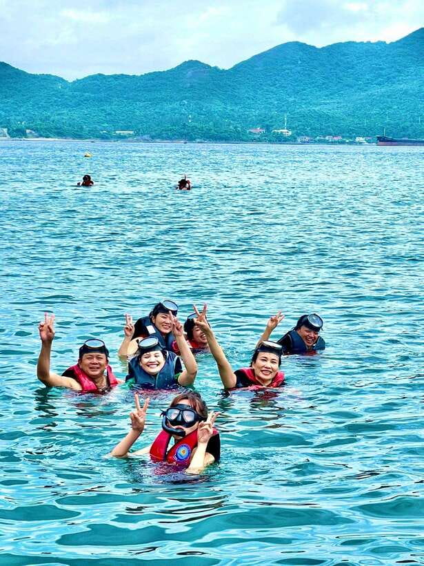 Da Nang/Hoi An: Cham Island Speedboat Tour with Snorkeling - Cham Island sights before the water