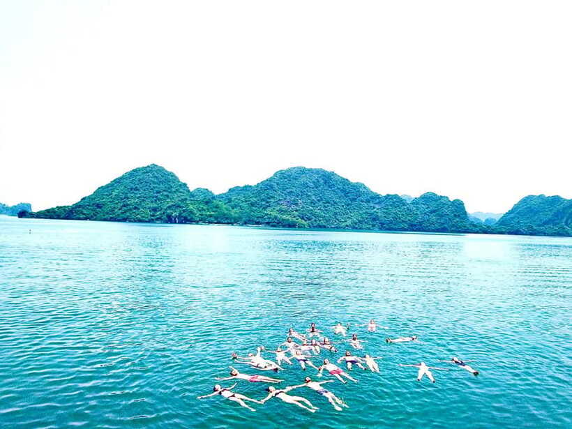 Đảo Cát Bà : 1Day Kayaking,Swimming,Cycling,Snorkeling,Lunch - Cycling Through Rice Fields to Viet Hai Village