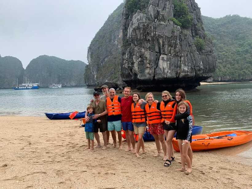 Đảo Cát Bà : 1Day Kayaking,Swimming,Cycling,Snorkeling,Lunch - The Guide Can Make or Break the Day