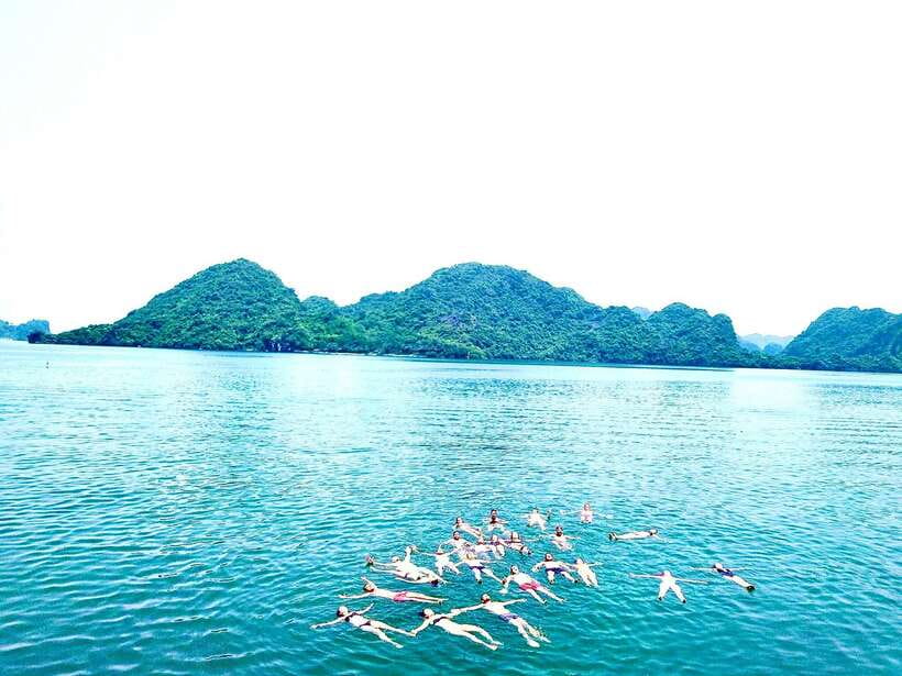 Đảo Cát Bà : 1Day Kayaking,Swimming,Cycling,Snorkeling,Lunch - Floating Homes and Limestone Islets on Lan Ha Bay