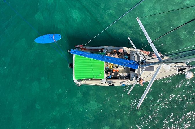 Day Lagoon 100% Sailing stops Snorkelling Paddle - Snorkeling at a fish-filled wreck