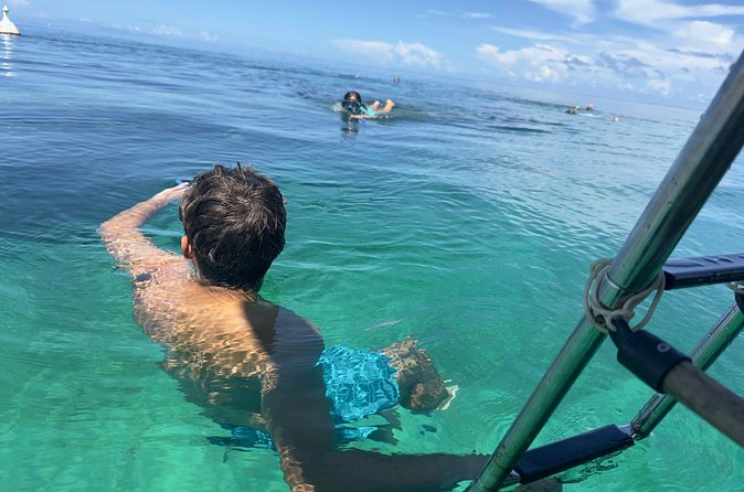 Day Lagoon 100% Sailing stops Snorkelling Paddle - Who will enjoy this sailing day most?