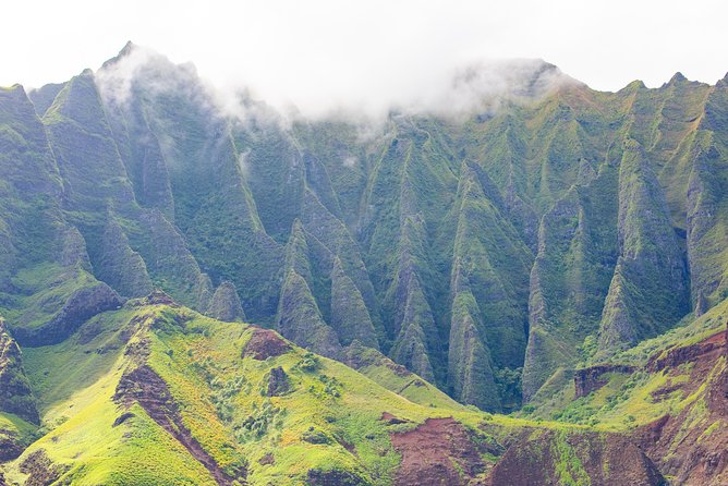 Deluxe Na Pali Morning Snorkel Tour on the Lucky Lady - Lunch, snacks, and an open bar