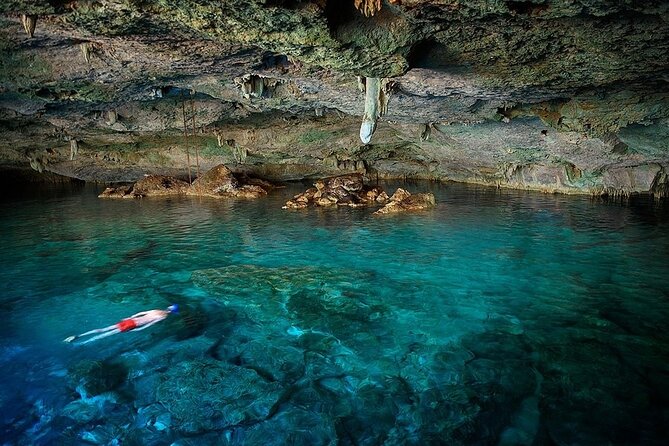 Dolphin, Sea Cave & Captain Cook Snorkel Combo in Kealakekua Bay - Sea caves, lava tubes, and the return along the coast