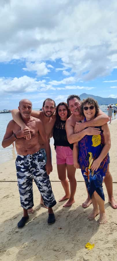 Dolphins: Private, Snorkel, CrystalRock, ileoBenitiers,lunch - What the price means for two people