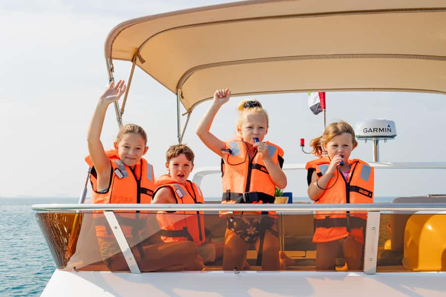 Dubai: Yacht Cruise with Swimming, Snorkeling and BBQ Lunch - The JBR swim stop and water activities