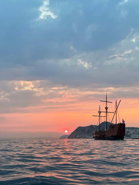 Dubrovnik: Sea Kayaking&Snorkelling Guided Day/Sunset Tours - Paddling Beneath Dubrovnik’s Walls