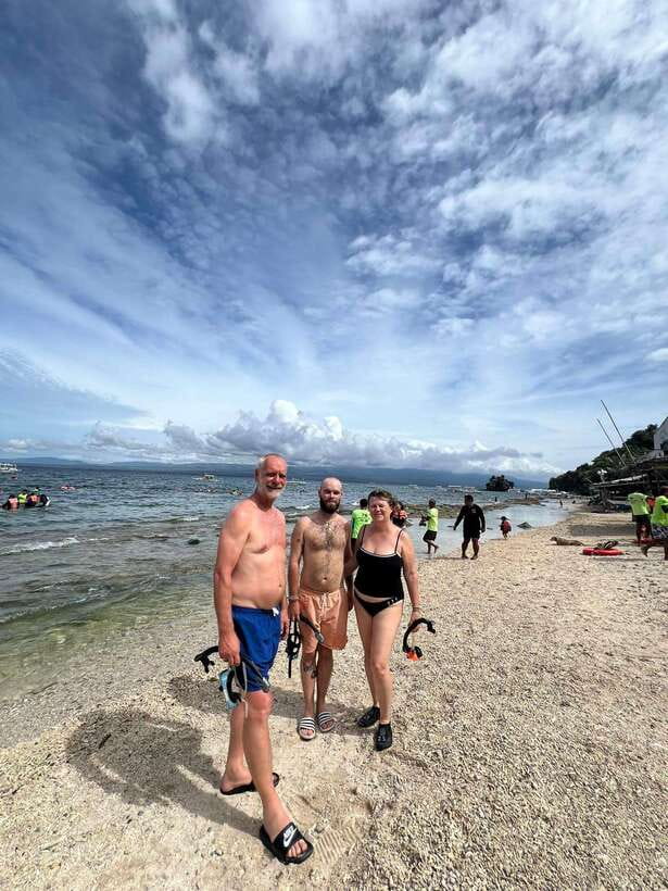 Dumaguete Apo Island Snorkel with turtle Tour - Why Apo Island makes a strong snorkeling day