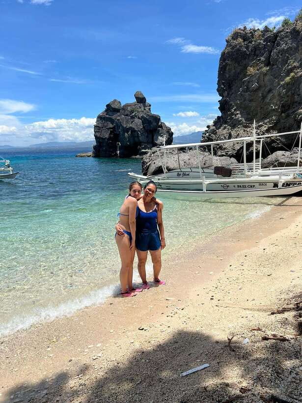 Dumaguete Apo Island Snorkel with turtle Tour - Lunch beside the water