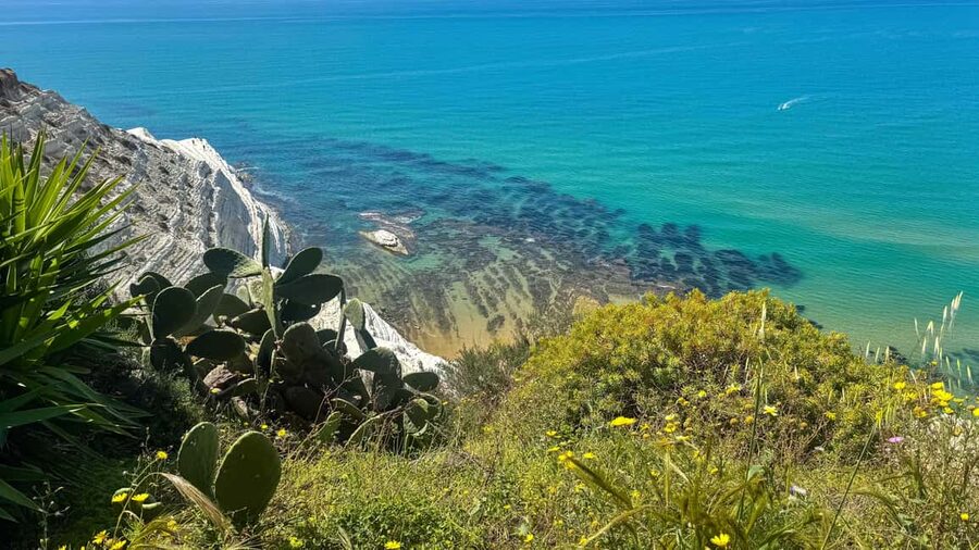 E-Bike Scala dei Turchi: Food tasting, villages, snorkeling, nature reserve - Scala dei Turchi: a famous cliff with a practical catch