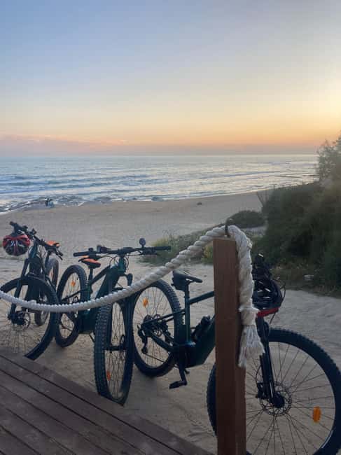 E-Bike Scala dei Turchi: Food tasting, villages, snorkeling, nature reserve - Street food or snorkeling: choose your style