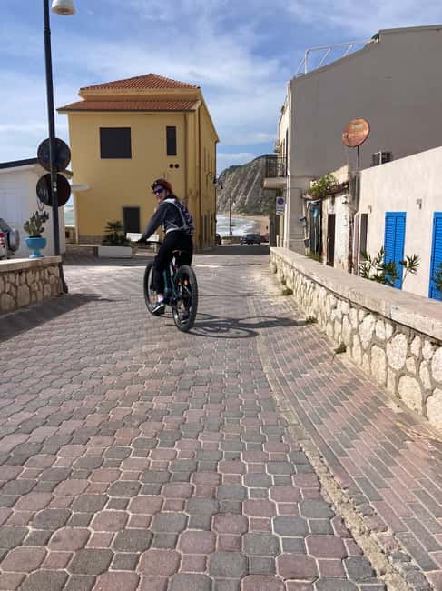 E-Bike Scala dei Turchi: Food tasting, villages, snorkeling, nature reserve - Adding Torre Salsa for a wilder half-day
