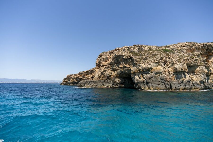El Arenal, Mallorca: Bay of Palma Boat Tour with Snorkeling - What kind of boat trip is this?