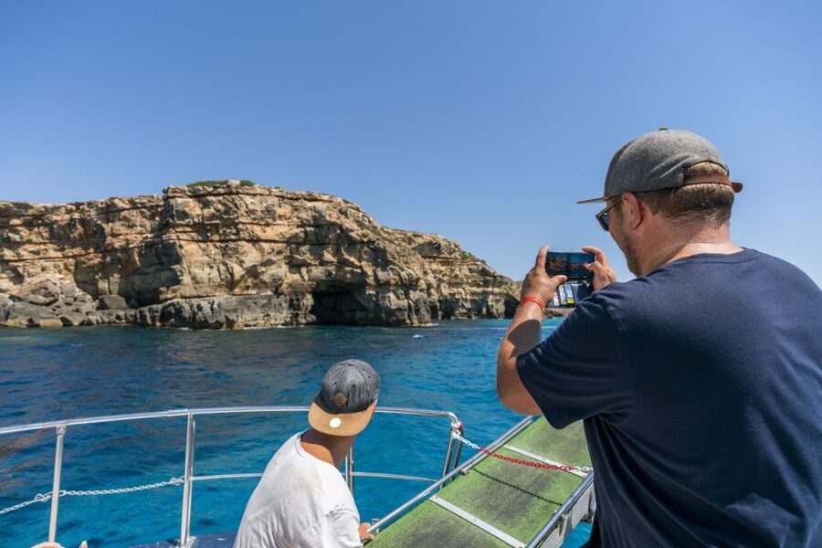 El Arenal, Mallorca: Bay of Palma Boat Tour with Snorkeling - Weather, waves, and seasonal timing