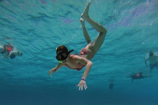 El Cielo Cozumel Snorkeling trip by Catamaran - The beach break, sandbar, and food service