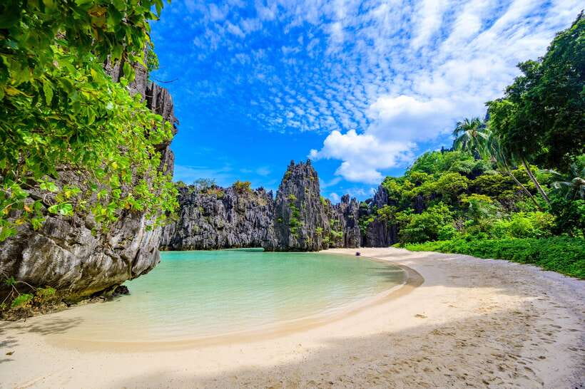 El Nido: Island Hopping and Snorkeling Private Boat Tour C - Helicopter Island offers the strongest first impression