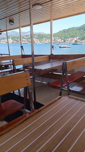 Elaphite Islands Cruise and Blue Cave Snorkeling Boat Tour - Drinks, music, and the mood onboard