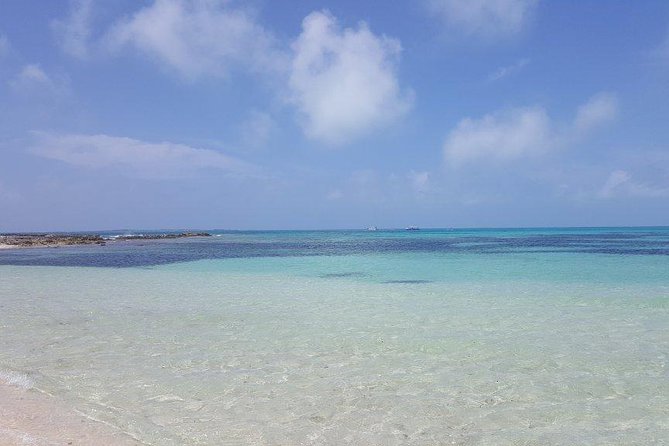 Exclusive Supreme Snorkeling Tour - Crew style and the value of a small boat