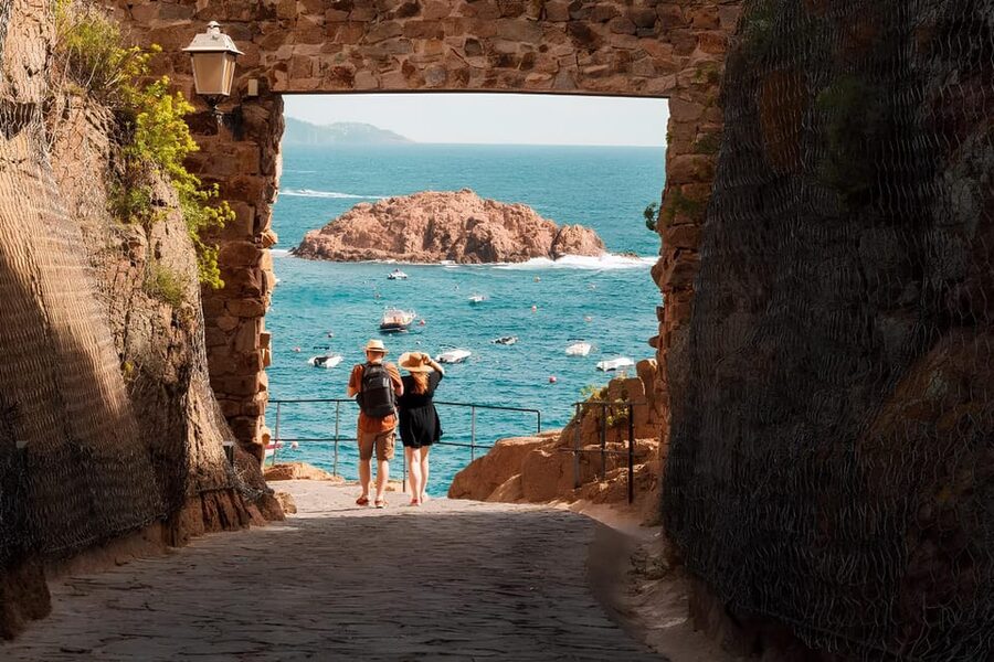 Explore Costa Brava & Tossa de Mar: Trails, snorkel & meal - Who should book this experience?