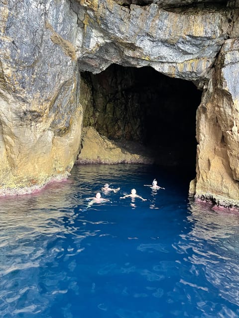 Fornells : Boat Trip to coves & beaches with snorkeling - Caves, cliffs, and coves along northern Menorca