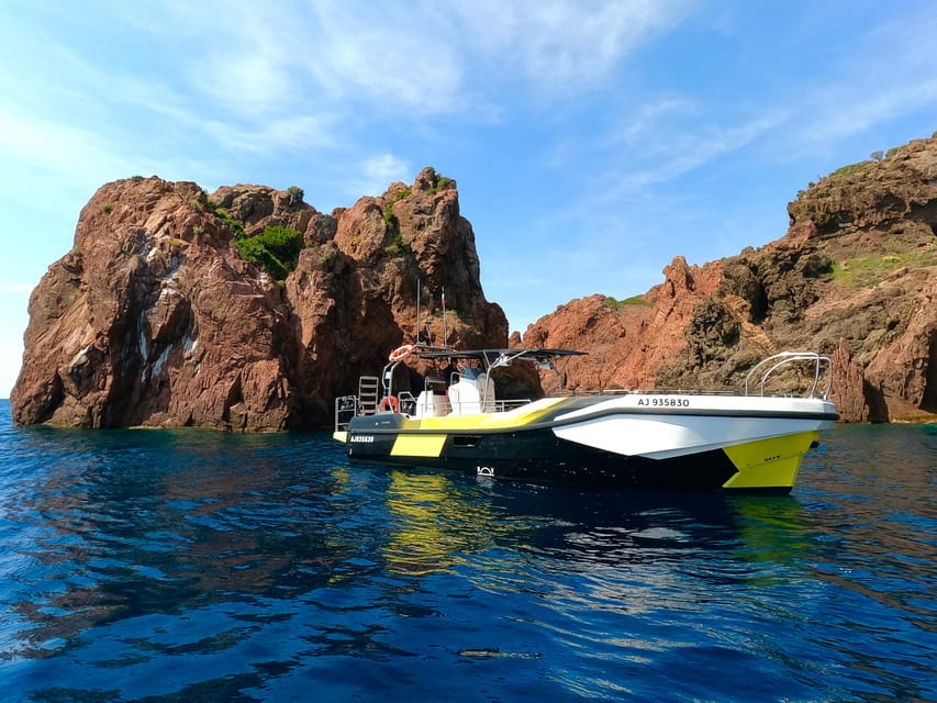 Fréjus: Sea and Creeks Boat Tour with Snorkeling and Drinks - The snorkeling and swimming stop