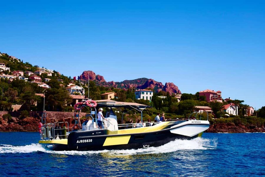 Fréjus: Sea and Creeks Boat Tour with Snorkeling and Drinks - Drinks, music, and the return to port