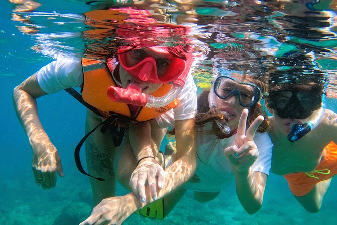 From Abu Dhabi: Snorkeling with turtles in Fujairah with BBQ - Life aboard the boat
