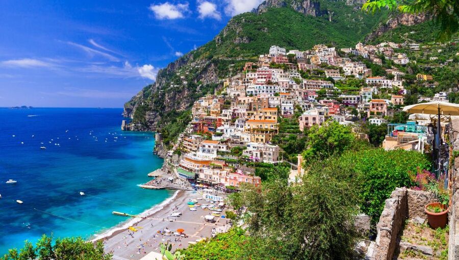 From Amalfi: Capri Island Boat Tour with Snorkeling & Drinks - What the crew adds to the day