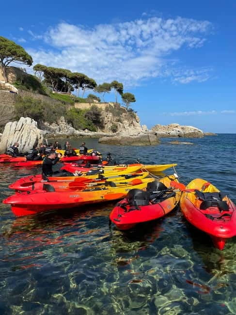 From Barcelona: Costa Brava Kayak & Snorkel Tour with Picnic - How difficult is the kayaking?