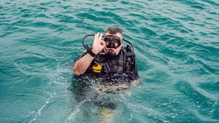 From Dubai: Fujairah Scuba Dive and Snorkeling - The boat ride and views across the Gulf of Oman