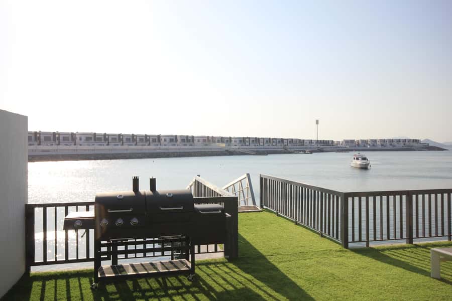 From Dubai: Fujairah Snorkeling with Turtles, Transfer & BBQ - The boat, comfort, and small practical details