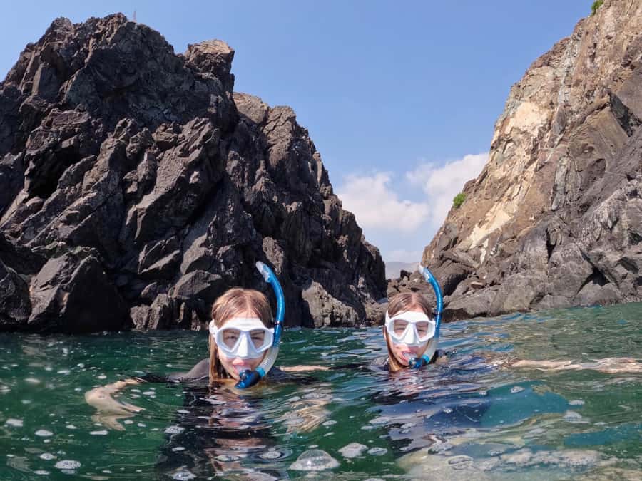 From Dubai: Fujairah Snorkeling with Turtles, Transfer & BBQ - Al Bidya Mosque and the Khorfakkan stops