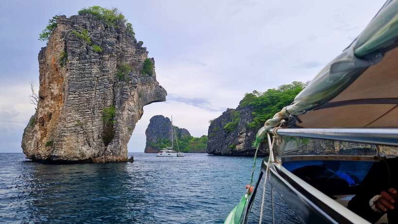 From Koh Lanta: Koh Haa & Koh Rok Snorkel Tour by Speedboat - Weather, crowds, and the best expectations