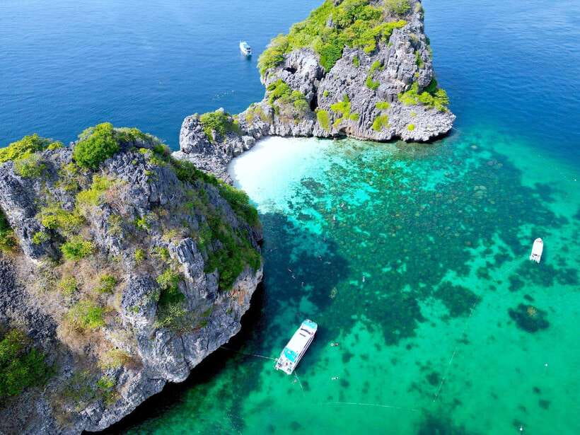 From Koh Lanta: Koh Haa & Koh Rok Snorkel Tour by Speedboat - The speedboat ride to Koh Haa