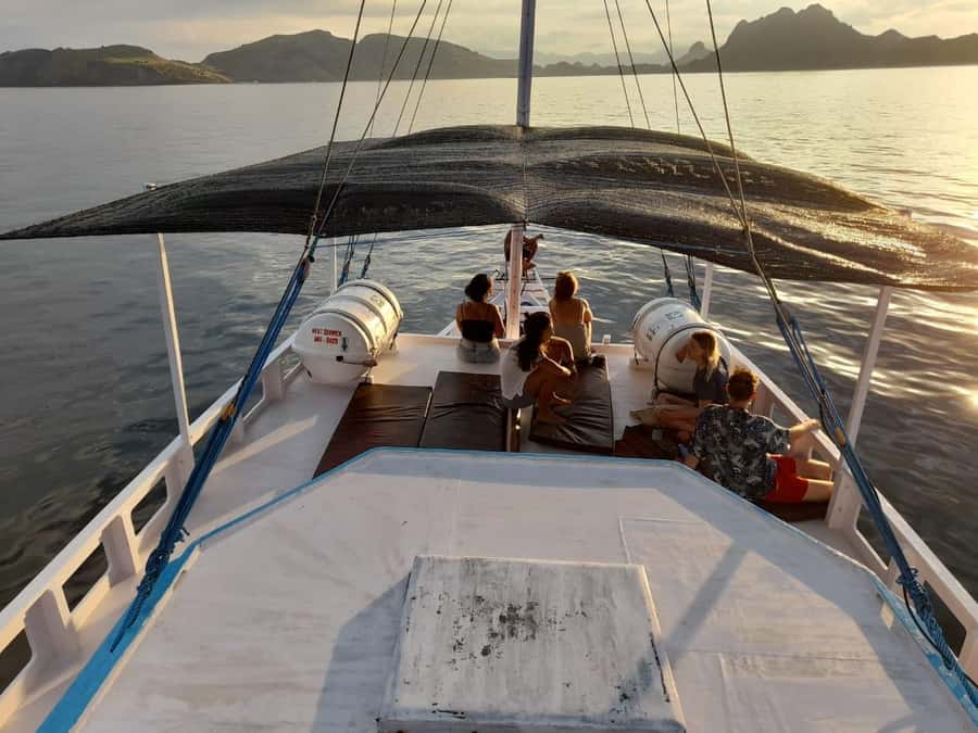 From Labuan Bajo Explore komodo island & Snorkeling - Meeting Komodo dragons on Komodo Island