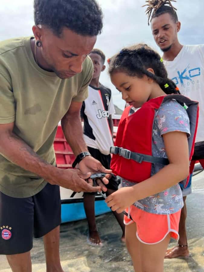 From Mindelo: Snorkel and Swim with Sea Turtles - Twenty minutes in the water is the real limit