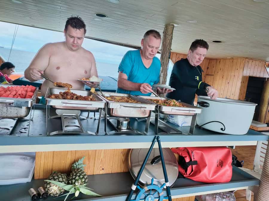 From Pattaya: Snorkeling or Beginner Scuba Diving Tour - Lunch, snacks, and time to rest
