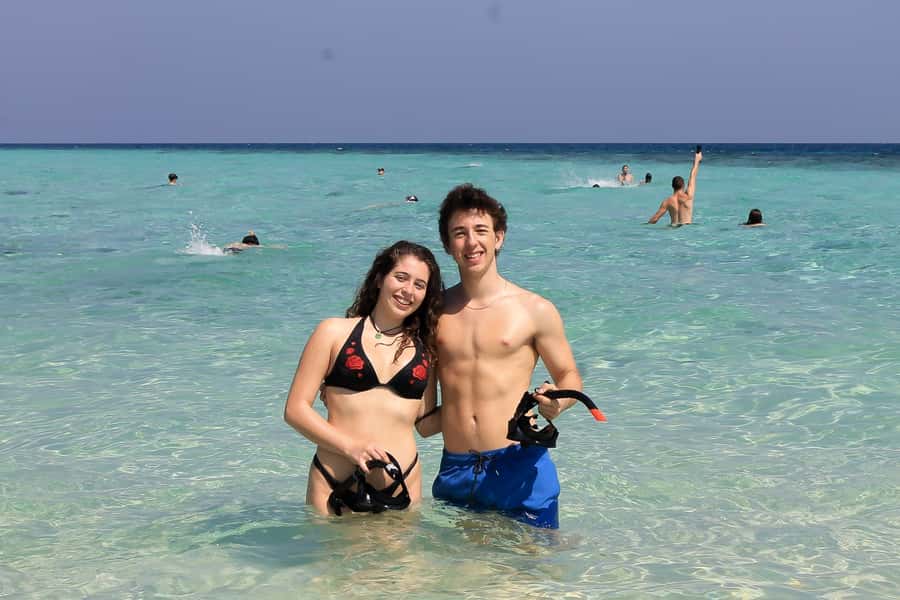 From Phuket: Phi Phi and Maya Bay Snorkeling by Speedboat - Phi Phi Don lunch and a proper pause