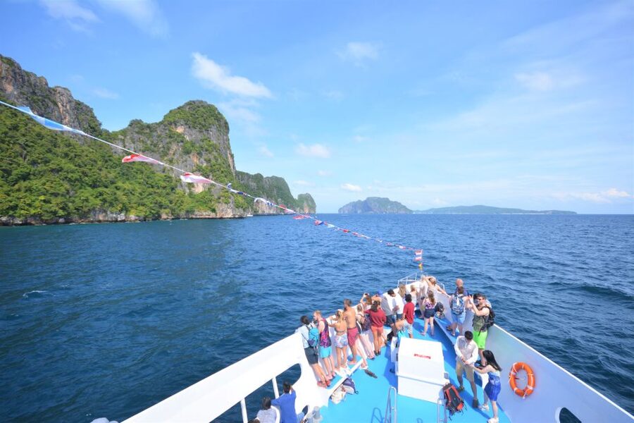 From Phuket: Snorkeling Ferry Cruise to Phi Phi Islands - Time management and the guide