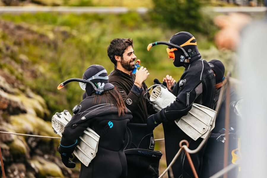From Reykjavík: Golden Circle Tour and Silfra Snorkeling - Who should book this experience