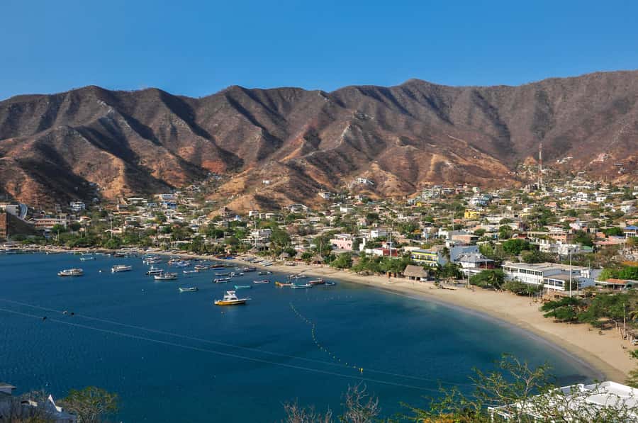 From Santa Marta: Sisiguaca Beach Hike with Snorkeling - What the guide adds to the experience