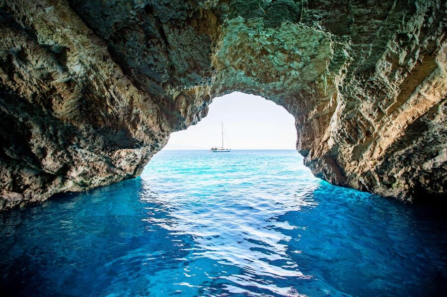 From Sorrento: Capri Boat Tour with Snorkeling & Drinks - Three hours to make Capri your own
